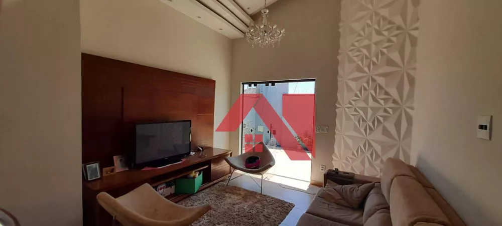 Casa à venda com 3 quartos, 69m² - Foto 1