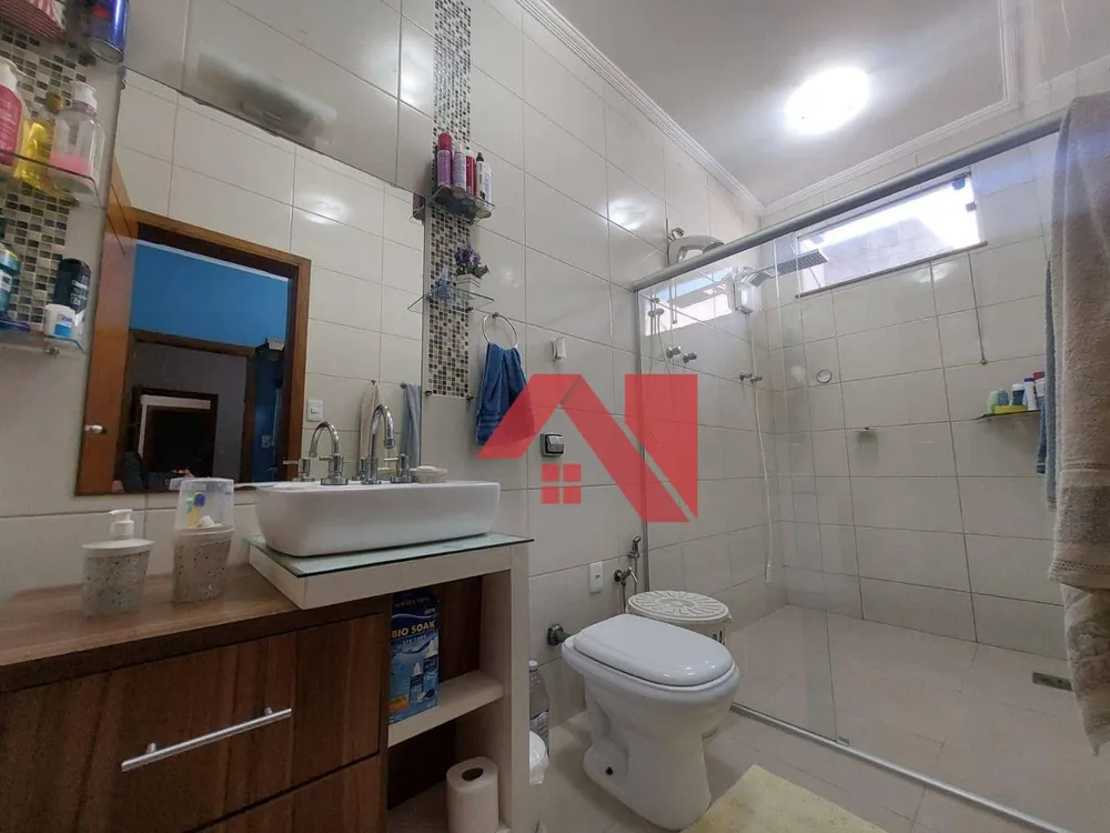 Casa, 3 quartos, 211 m² - Foto 1