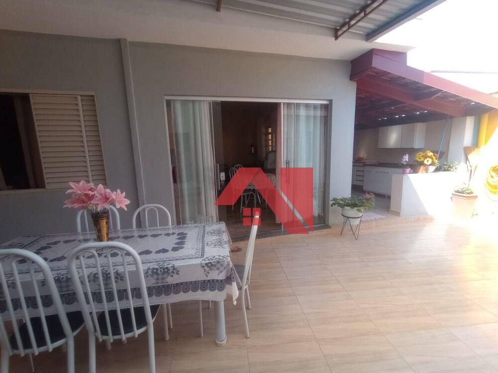 Casa, 2 quartos, 132 m² - Foto 1