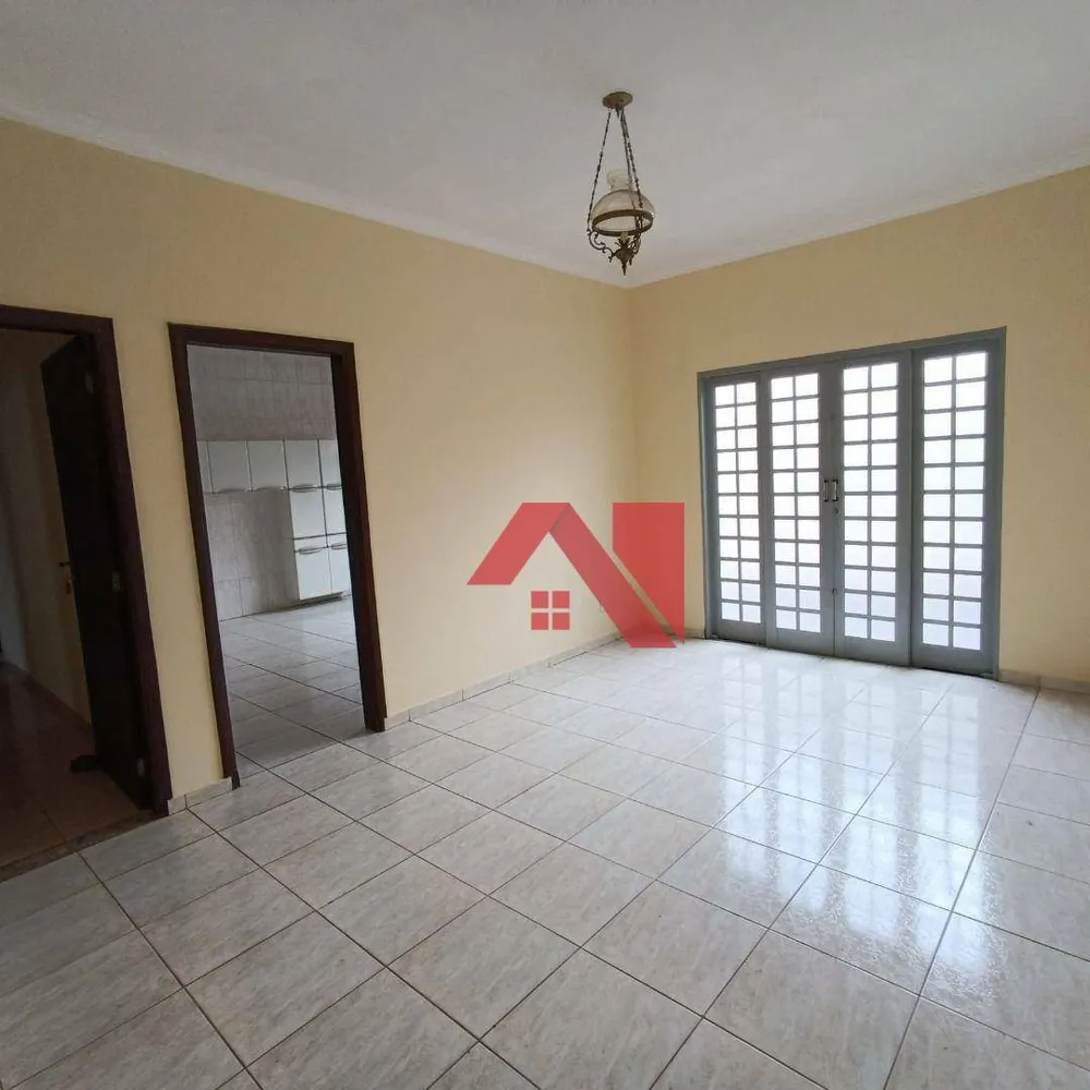 Casa, 3 quartos, 200 m² - Foto 13