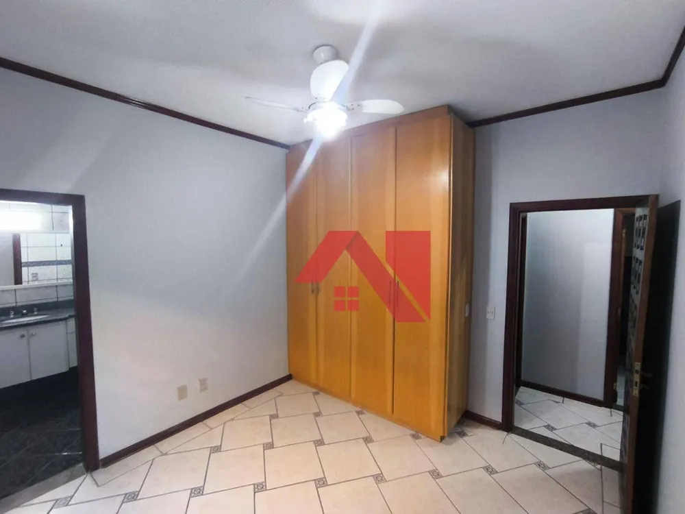 Casa, 3 quartos, 218 m² - Foto 4