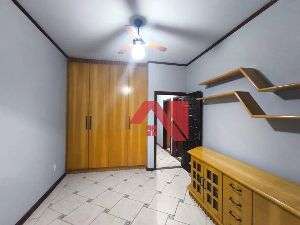 Casa, 3 quartos, 218 m² - Foto 3