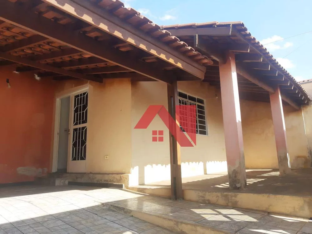 Casa à venda com 3 quartos, 138m² - Foto 2