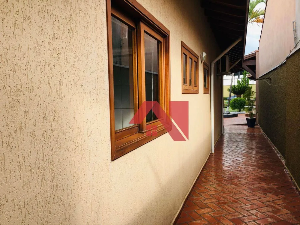 Casa, 3 quartos, 302 m² - Foto 2