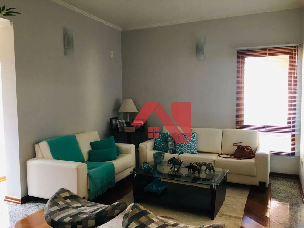 Casa, 3 quartos, 302 m² - Foto 1