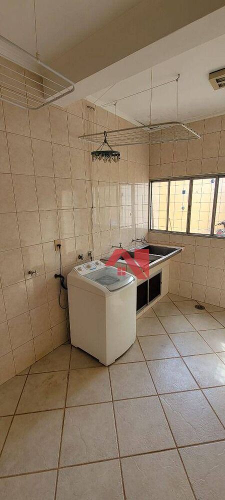 Casa, 3 quartos, 263 m² - Foto 1