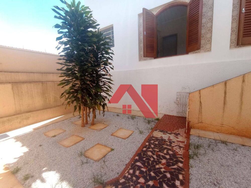 Casa, 3 quartos, 218 m² - Foto 3