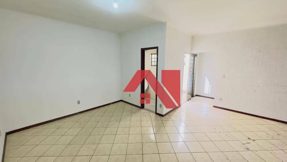 Casa, 3 quartos, 210 m² - Foto 2