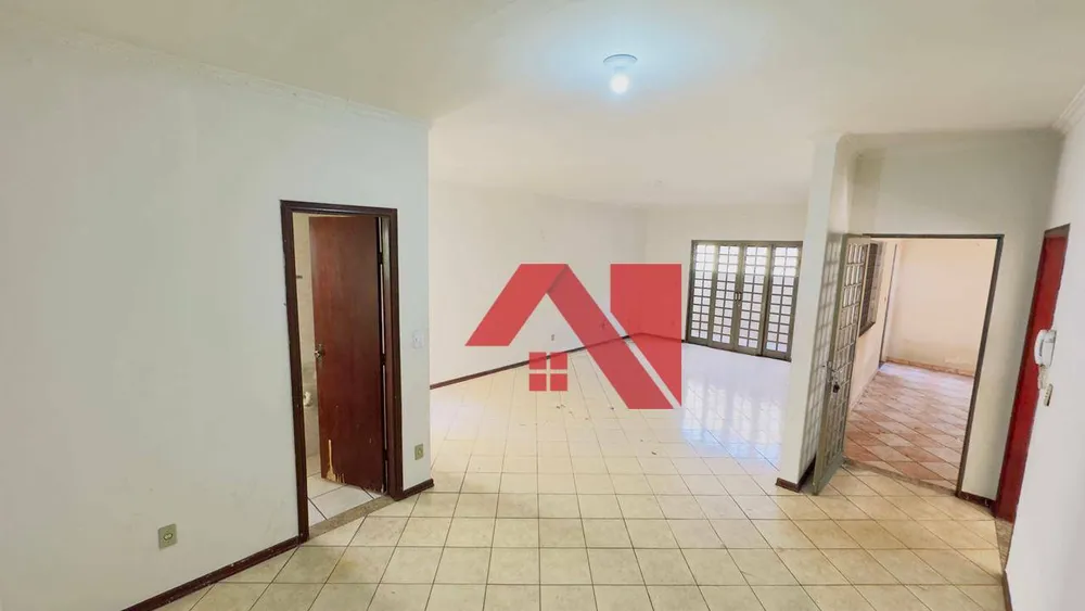 Casa, 3 quartos, 210 m² - Foto 1