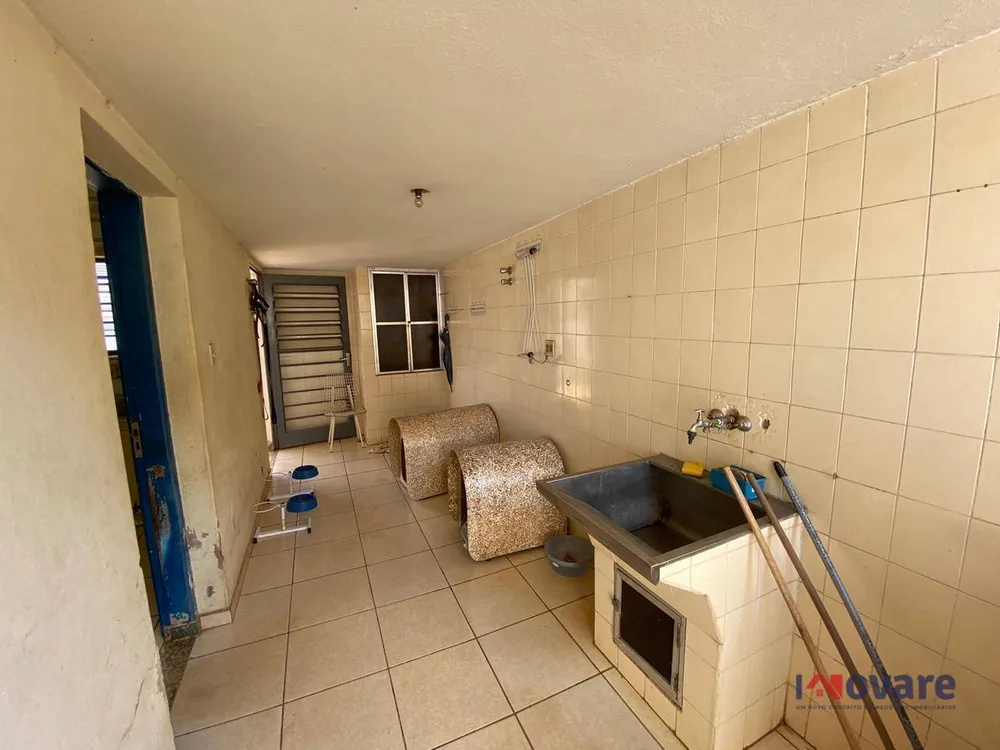 Casa, 4 quartos, 198 m² - Foto 1