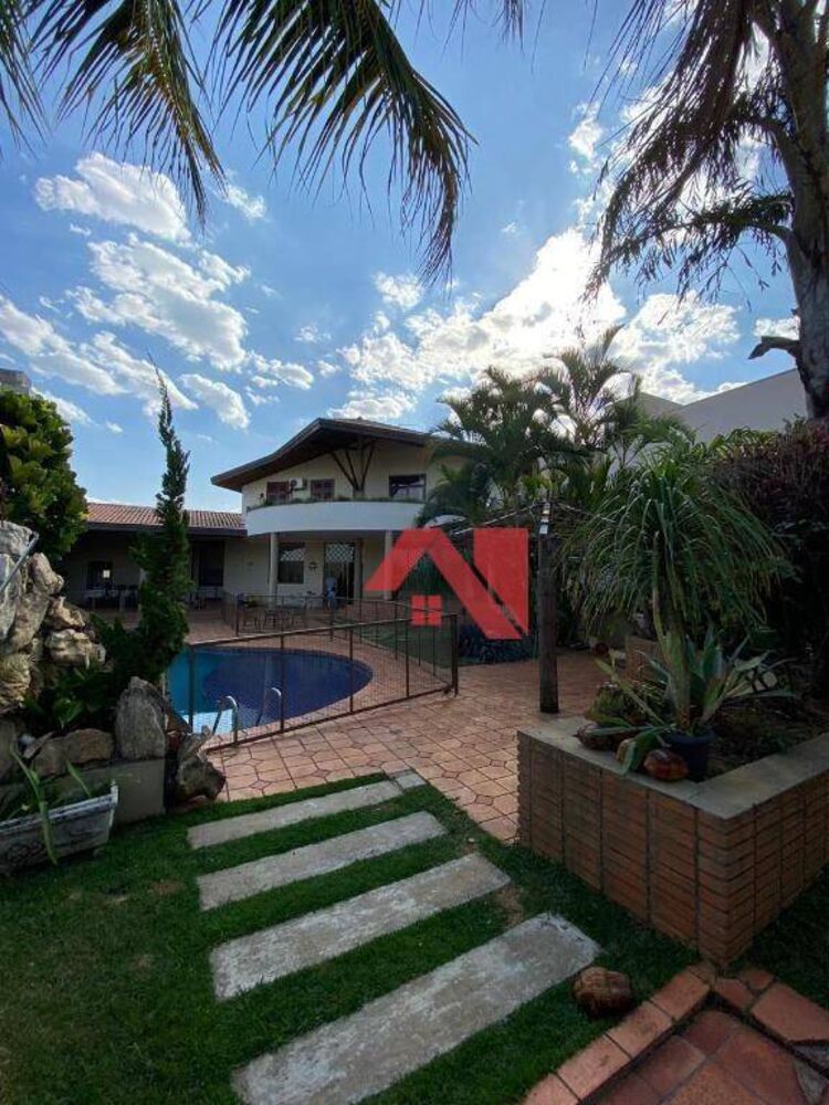 Sobrado, 3 quartos, 390 m² - Foto 1