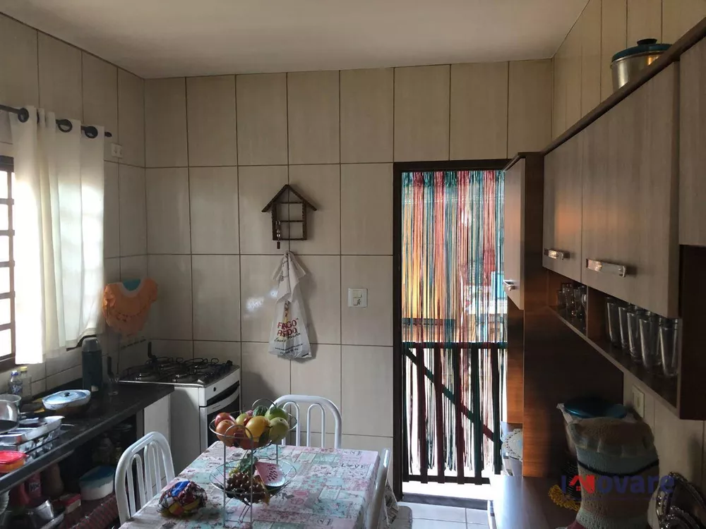 Casa à venda com 2 quartos, 96m² - Foto 1