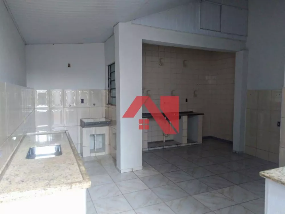 Casa à venda com 3 quartos, 93m² - Foto 1