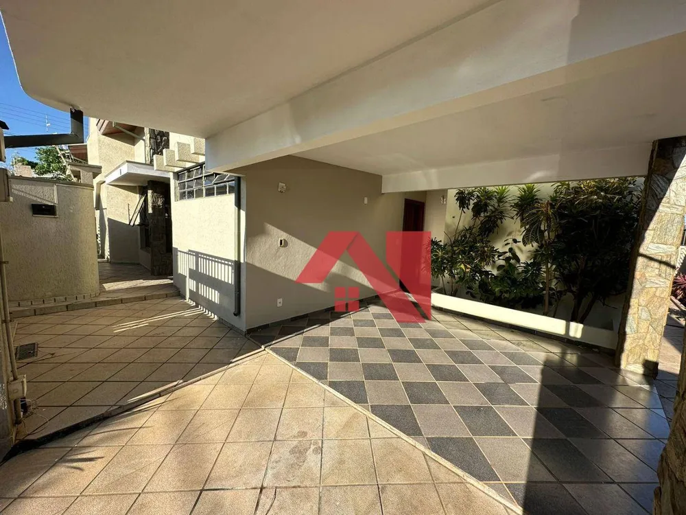 Casa, 4 quartos, 217 m² - Foto 2