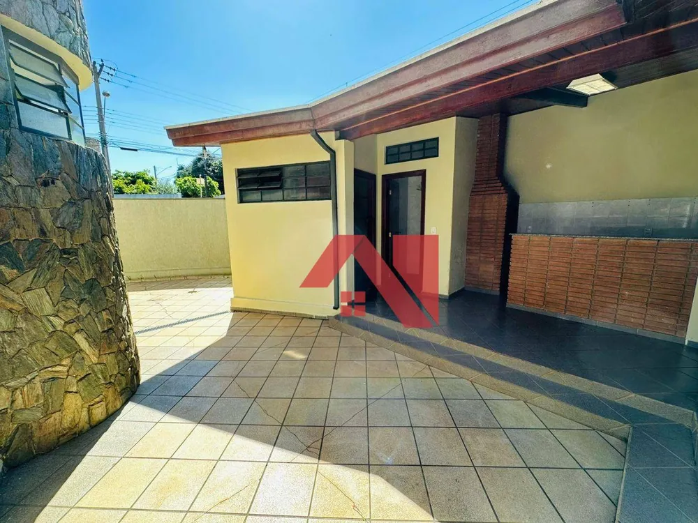 Casa, 4 quartos, 217 m² - Foto 1