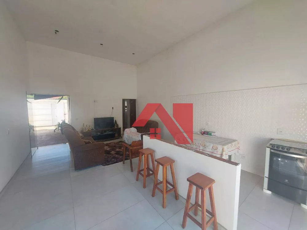 Casa à venda com 2 quartos, 110m² - Foto 1