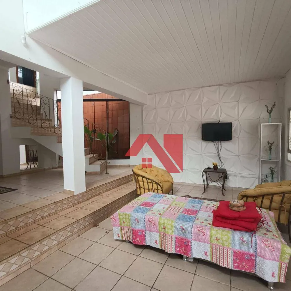 Chácara, 3 quartos, 502 m² - Foto 1