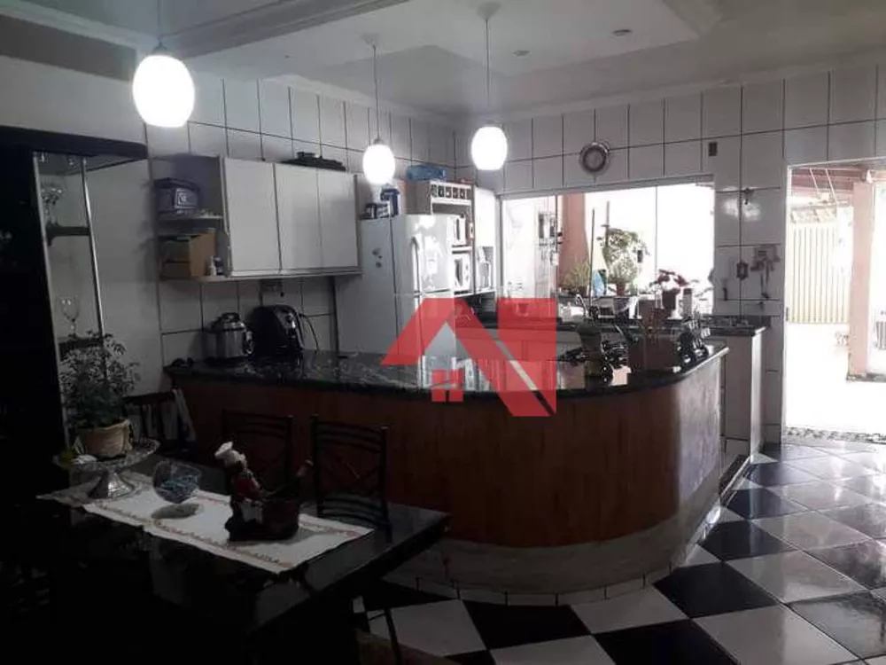 Sobrado, 3 quartos, 259 m² - Foto 2