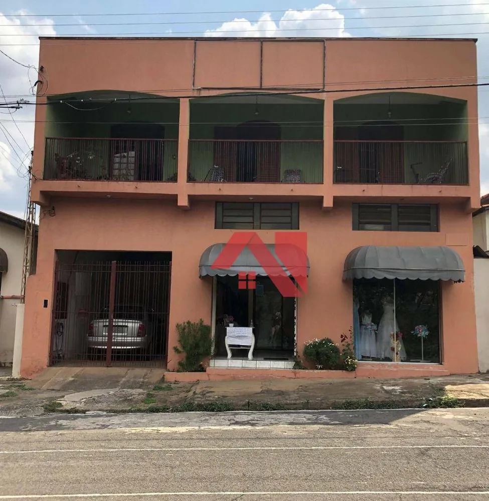 Sobrado, 3 quartos, 256 m² - Foto 1
