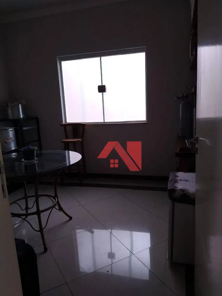 Casa, 4 quartos, 237 m² - Foto 1