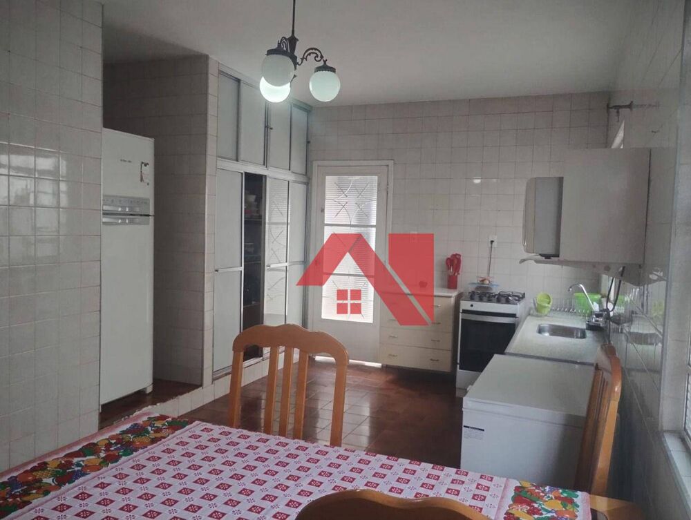 Casa, 3 quartos, 200 m² - Foto 1