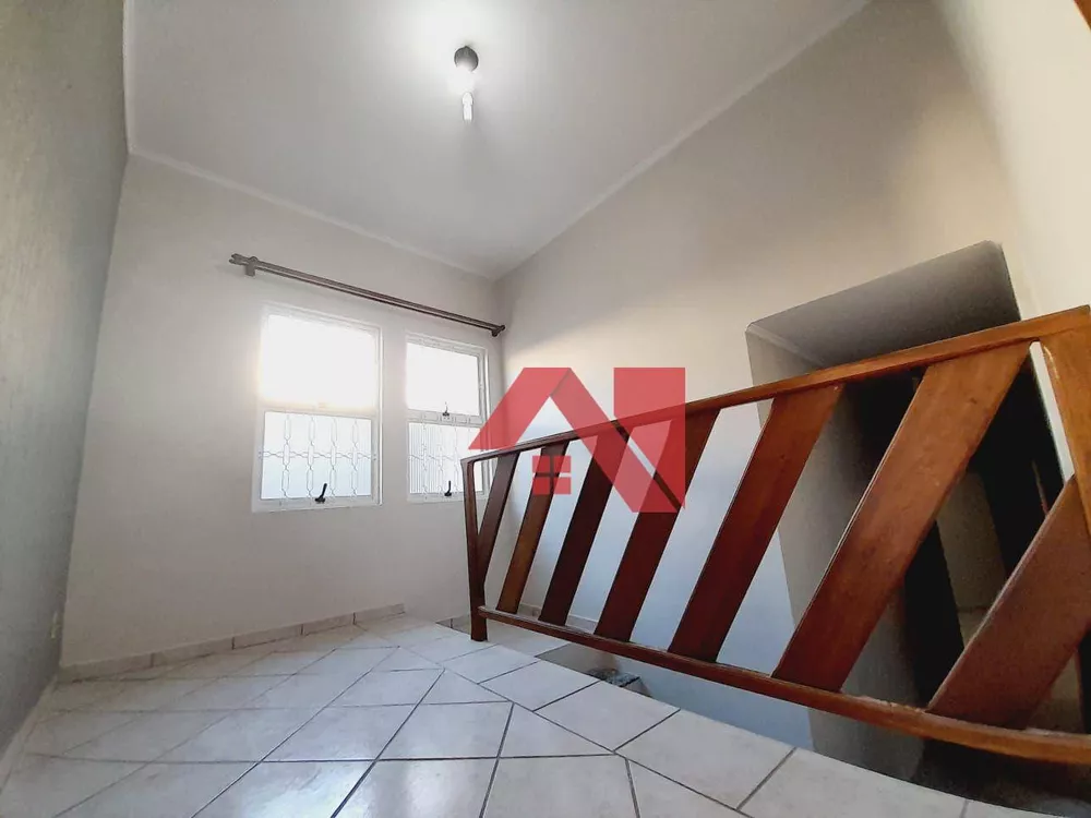 Casa para alugar com 3 quartos, 164m² - Foto 4