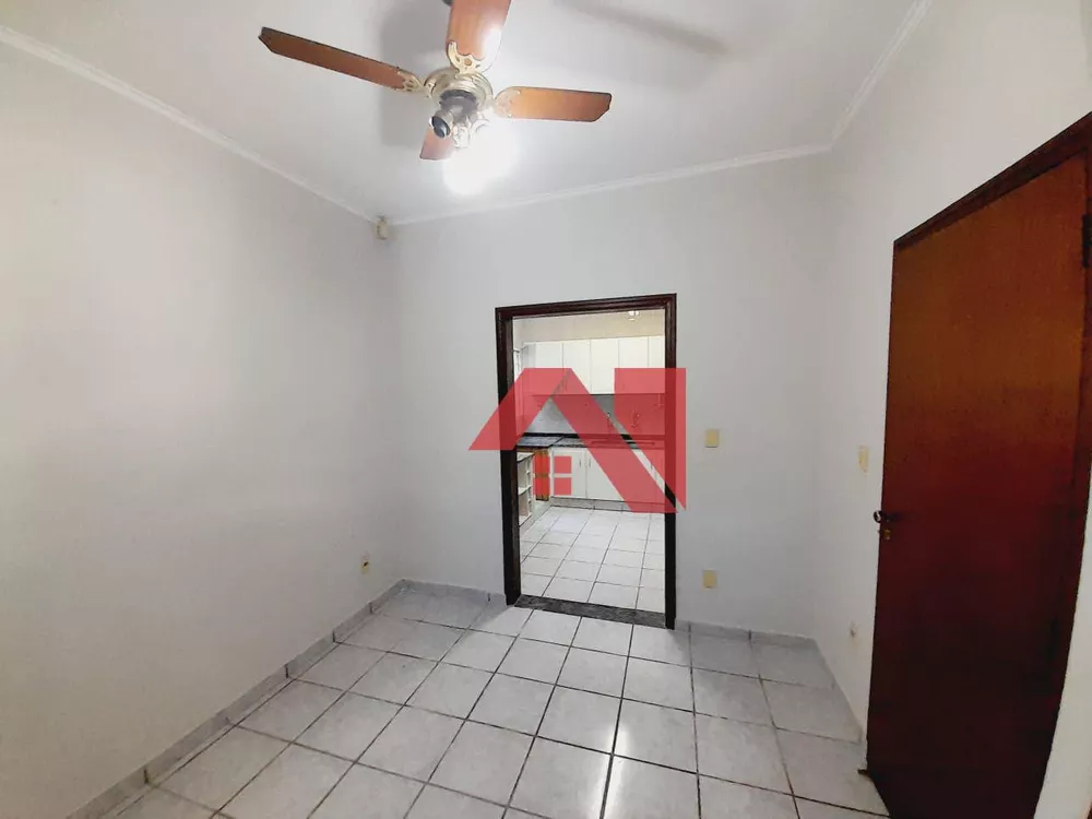 Casa à venda e aluguel com 3 quartos, 164m² - Foto 13