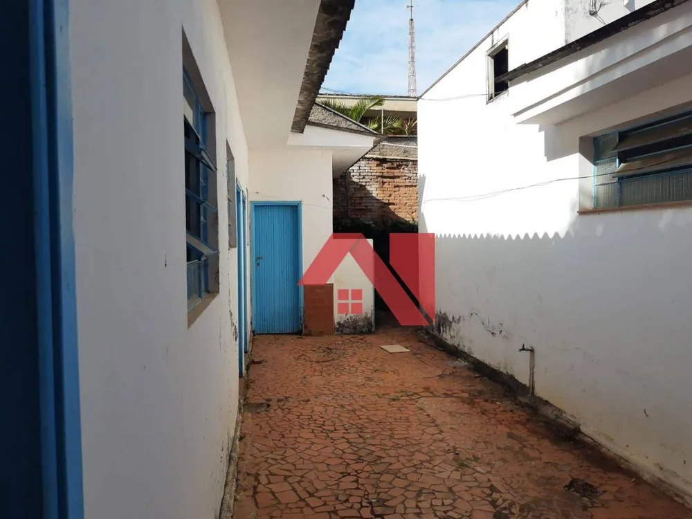 Casa, 8 quartos, 302 m² - Foto 2