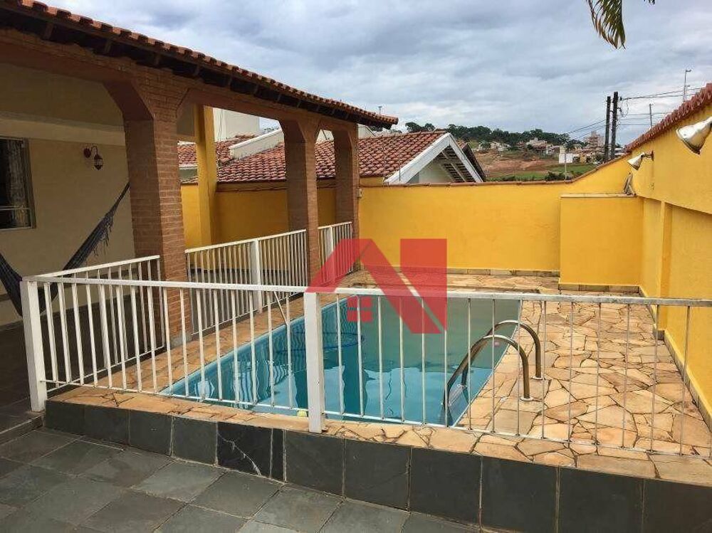 Casa, 3 quartos, 235 m² - Foto 1