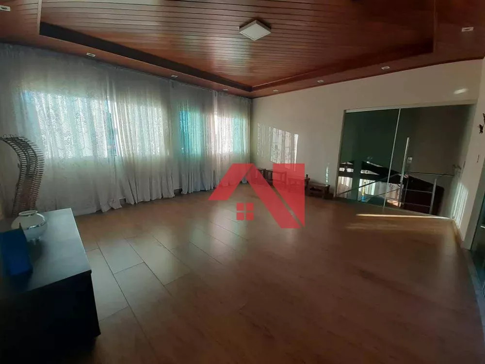 Casa à venda com 3 quartos, 284m² - Foto 4