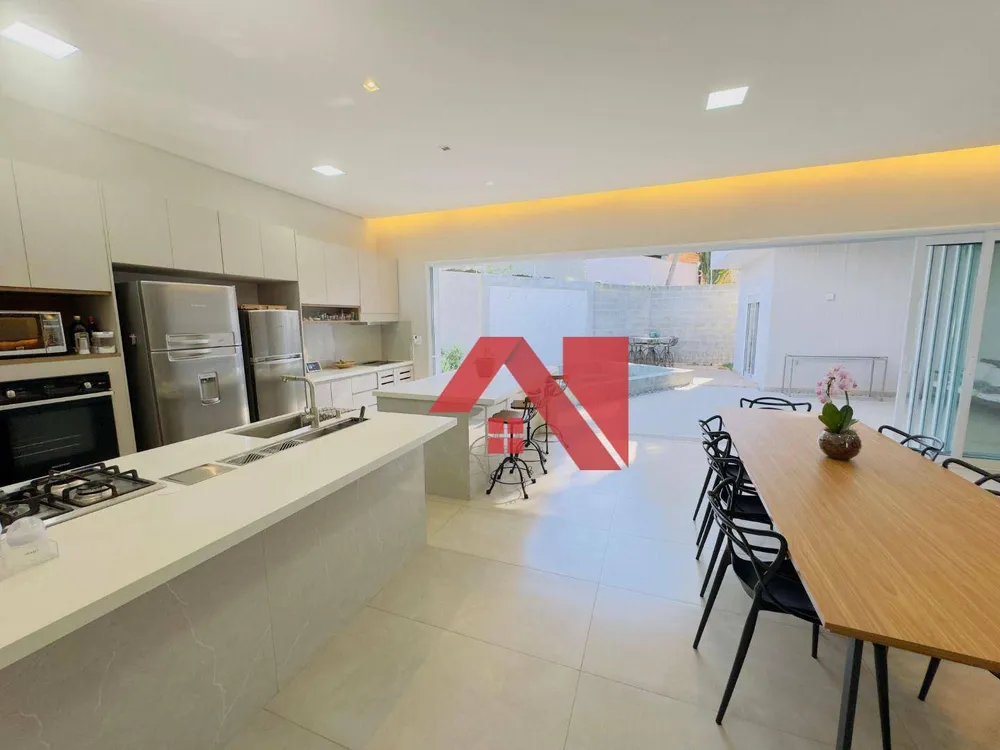 Casa, 3 quartos, 212 m² - Foto 1