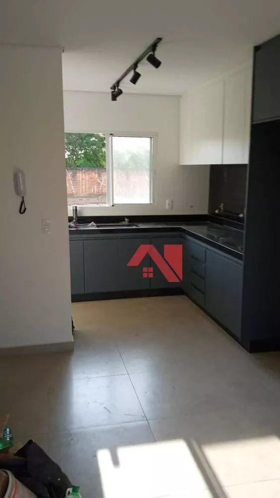 Apartamento à venda com 3 quartos, 81m² - Foto 2