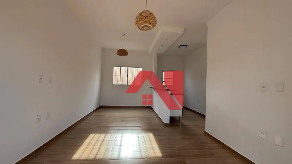 Casa, 3 quartos, 84 m² - Foto 1