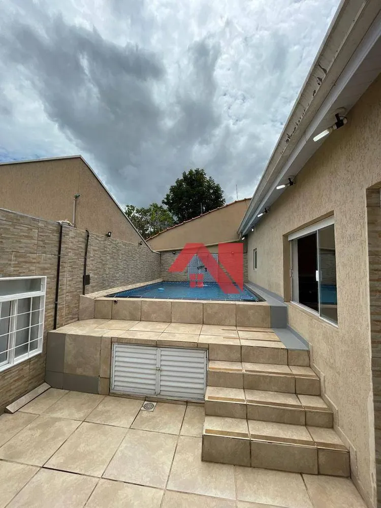 Casa, 3 quartos, 197 m² - Foto 1