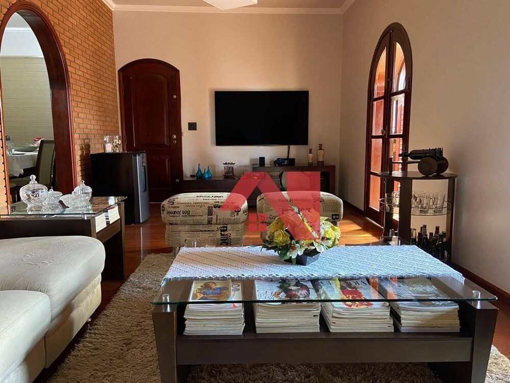 Casa, 3 quartos, 211 m² - Foto 2