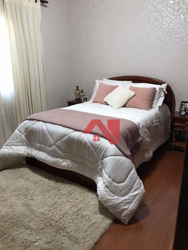 Casa, 3 quartos, 211 m² - Foto 1