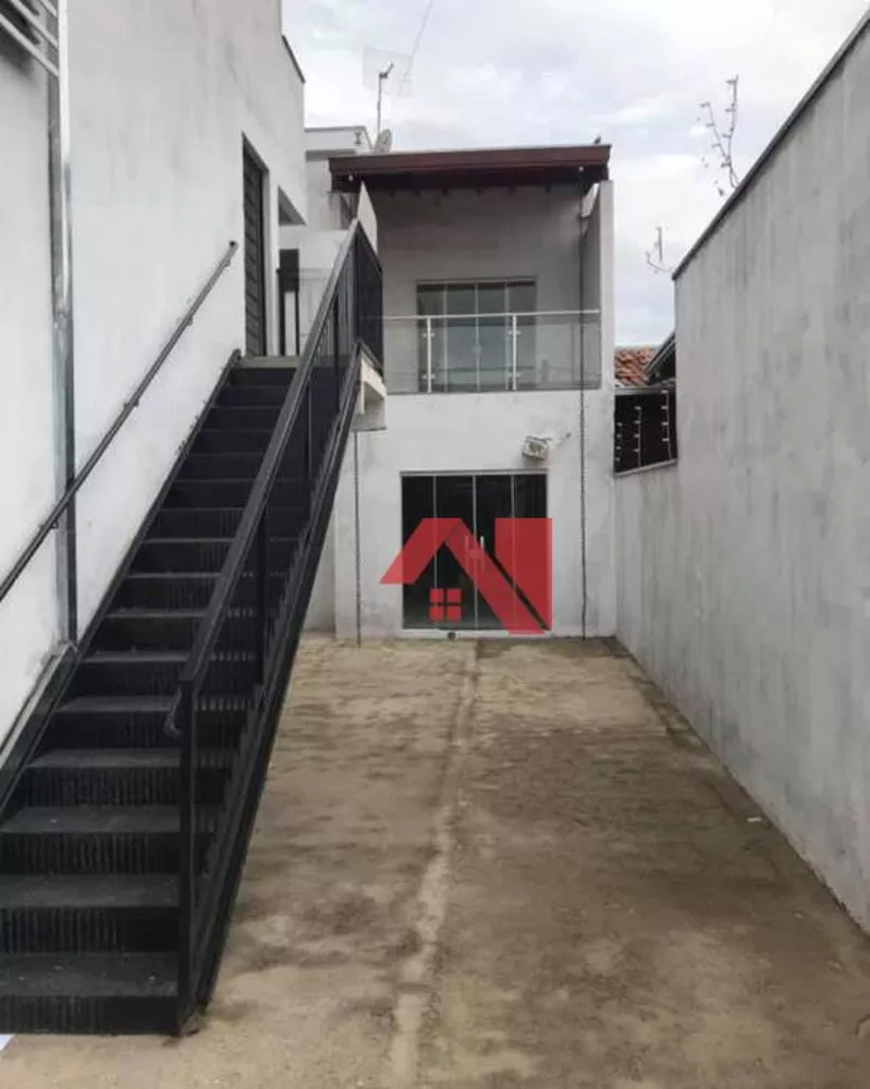 Sobrado à venda com 2 quartos, 121m² - Foto 1