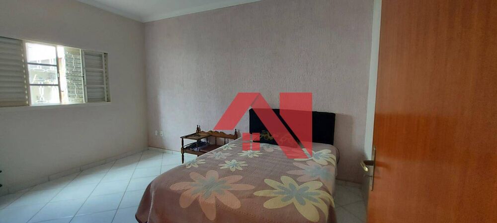 Casa, 4 quartos, 367 m² - Foto 1