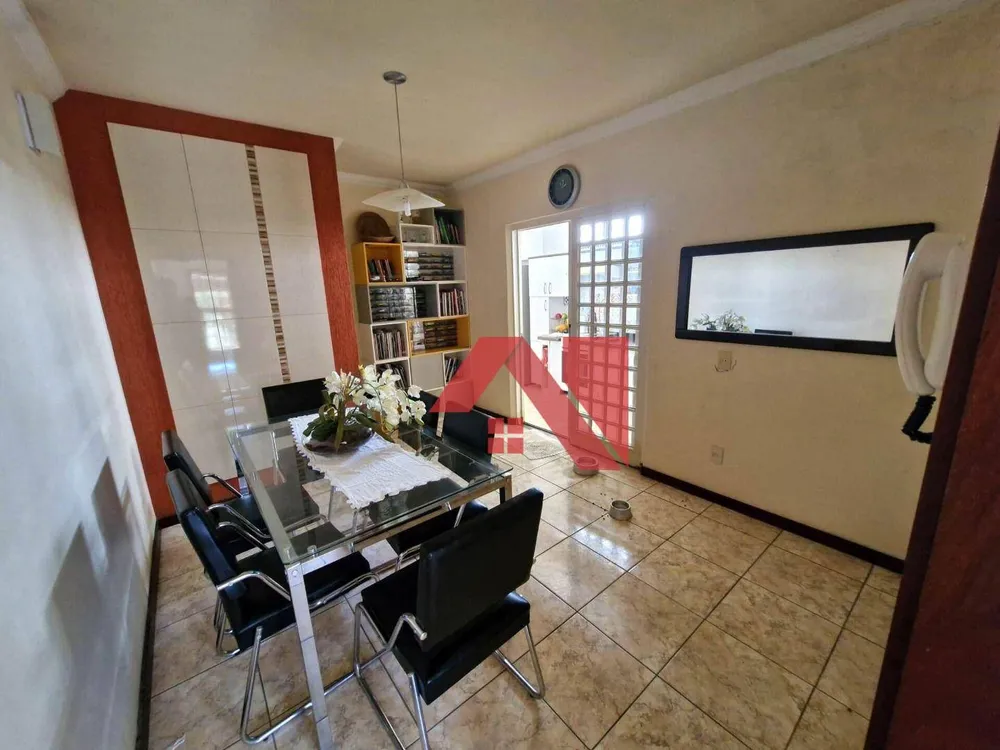 Casa, 3 quartos, 172 m² - Foto 1