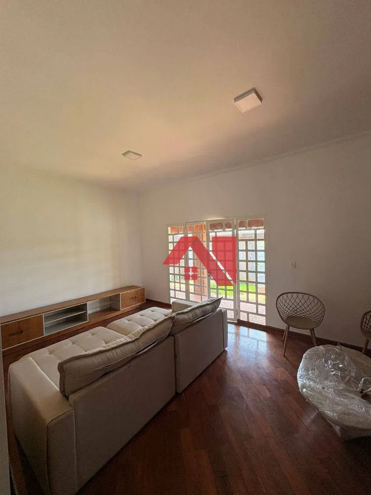 Casa, 3 quartos, 174 m² - Foto 1