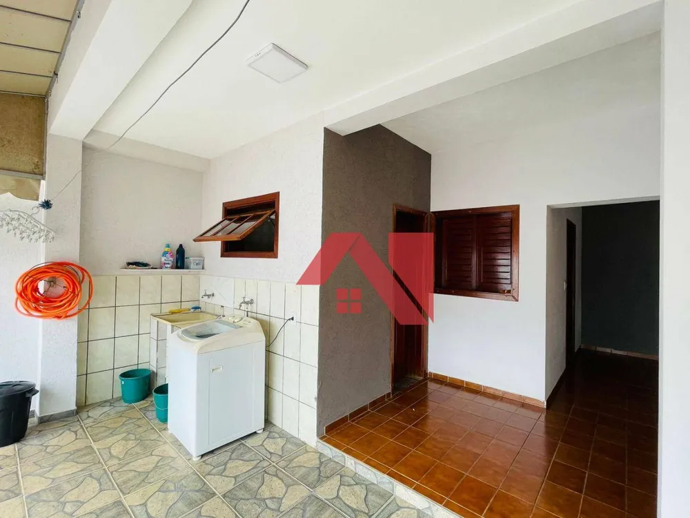 Casa, 4 quartos, 280 m² - Foto 1
