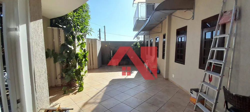 Casa, 4 quartos, 259 m² - Foto 2
