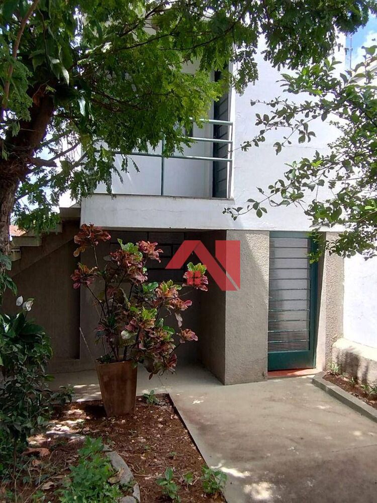 Casa, 4 quartos, 360 m² - Foto 1