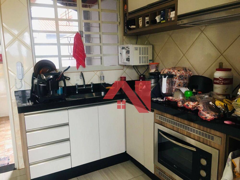 Casa, 3 quartos, 186 m² - Foto 2