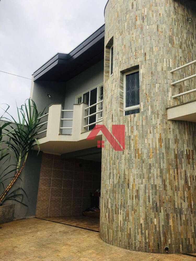 Casa, 3 quartos, 186 m² - Foto 1