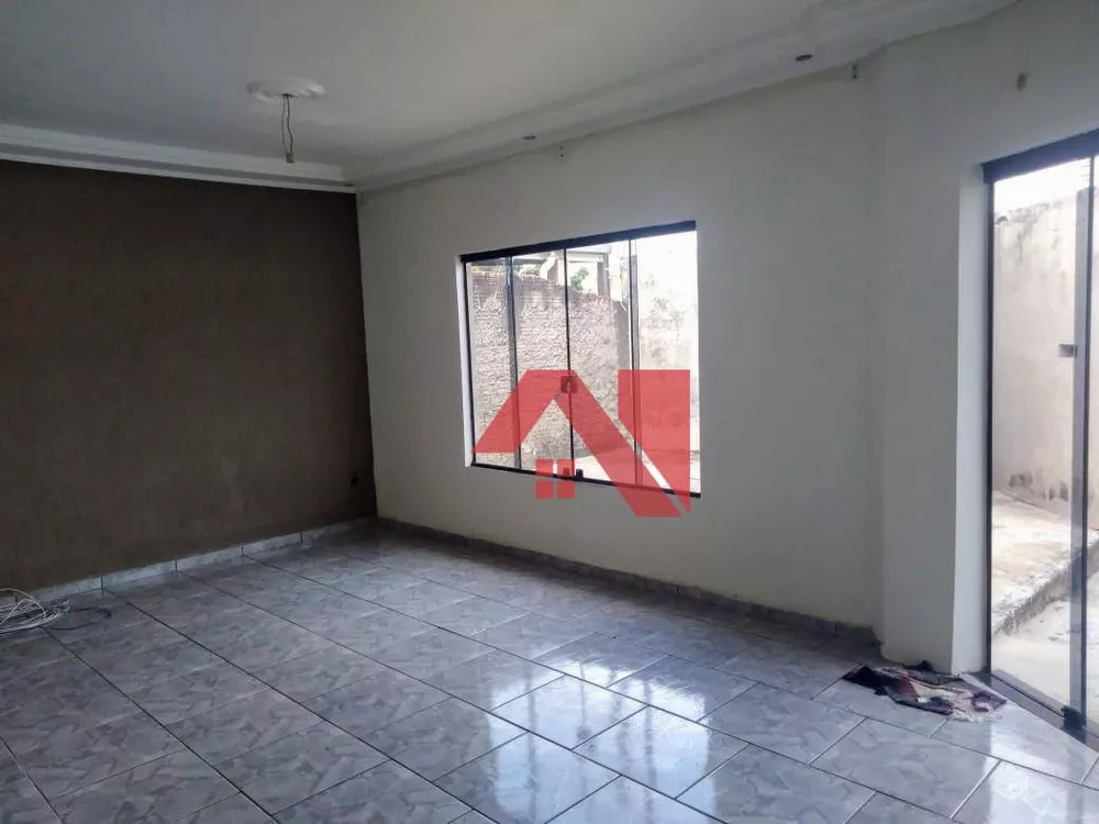 Casa à venda com 2 quartos, 160m² - Foto 2