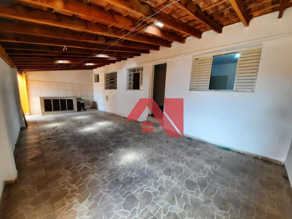 Casa à venda com 3 quartos, 160m² - Foto 1