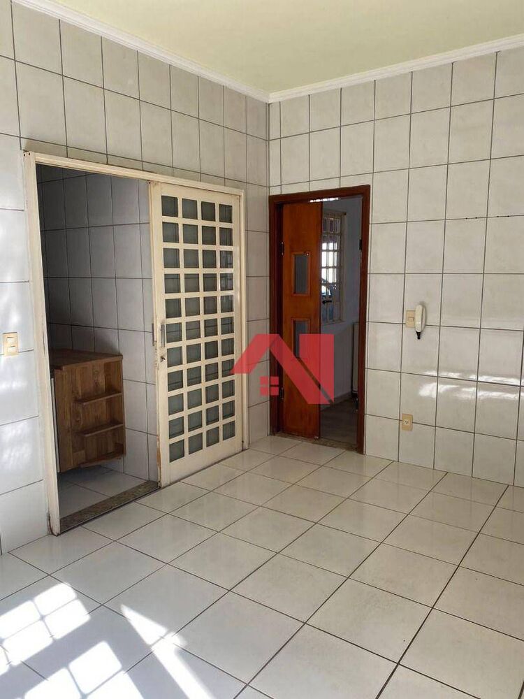Casa à venda e aluguel com 3 quartos, 107m² - Foto 5