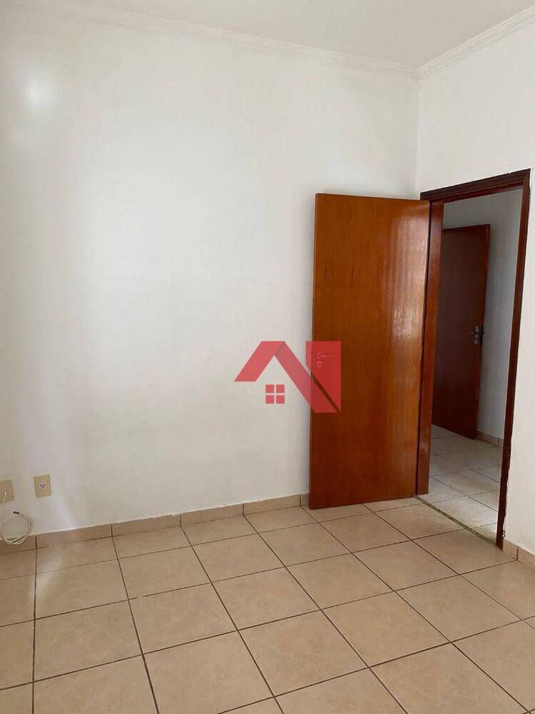 Casa à venda e aluguel com 3 quartos, 107m² - Foto 3