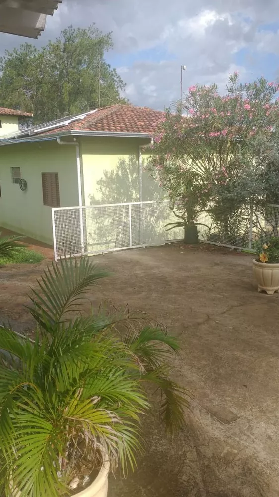 Chácara à venda com 3 quartos, 350m² - Foto 1